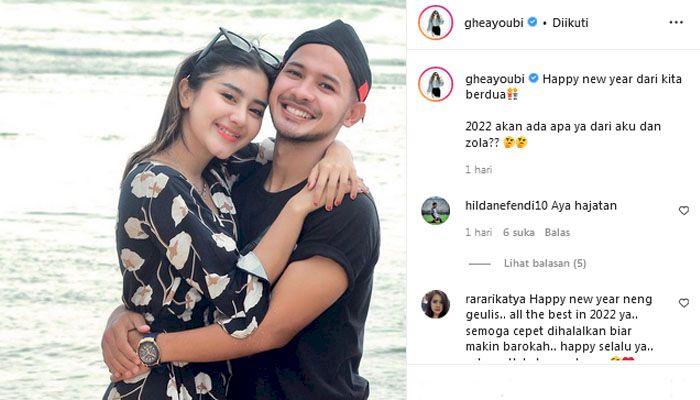 WAGs Eks Persib Unggah Foto Mesra Ucapan Selamat Tahun Baru, Netizen Doakan Segera Dihalalkan