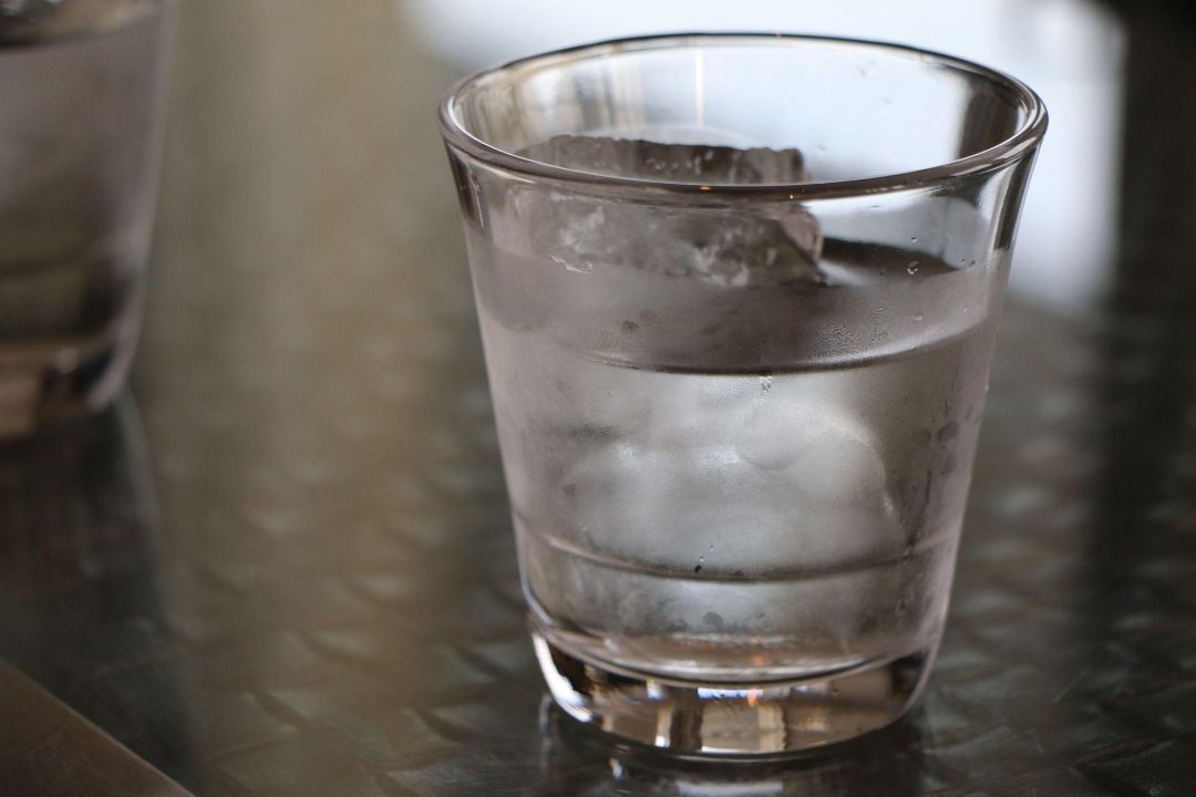 Hati-hati, Ini 5 Bahaya Terlalu Sering Minum Air Dingin 