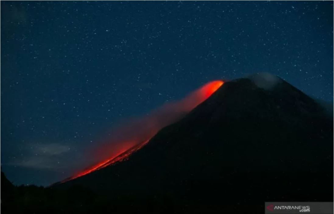 Gunung Merapi Alami 128 Kali Gempa Guguran