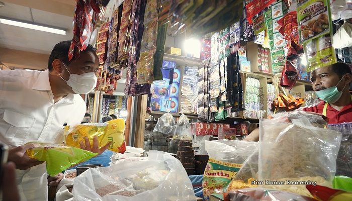 Mendag Sidak Penjualan Minyak Goreng di Pasar Modern Angso Duo Jambi