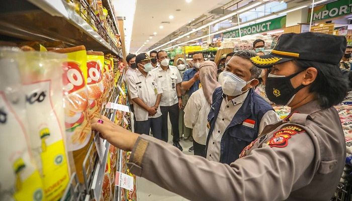 Stok Minyak Goreng di Kota Bandung Aman, Pembelian Tetap Dibatasi 2 Liter per Orang