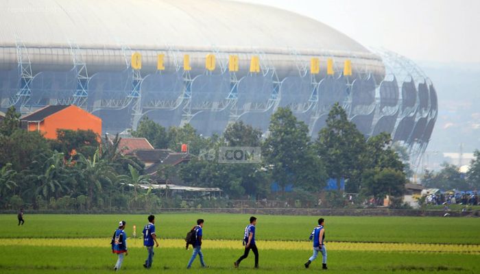 Jejak Stadion GBLA yang Banjir Masalah Hingga Sering Viral