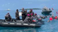 TNI AL Catat Rekor Dunia Kibarkan Bendera Merah Putih di Dasar Laut