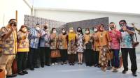 Jadi Tema Hari Batik Nasional, Batik Raksasa Bercorak Khas Kota Bandung Dipamerkan 