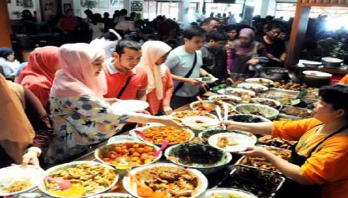 8 Wisata Kuliner di Bandung yang Unik dan Bikin Ketagihan