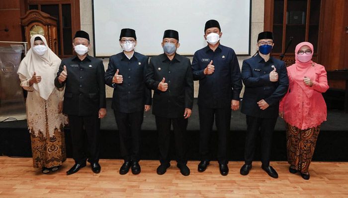Lantik Pejabat di Lingkungan Kesehatan, Wali Kota Bandung: Fokus Tekan Covid-19