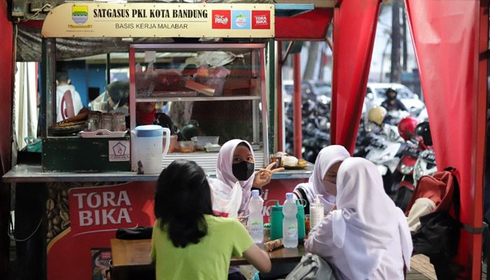 Diklaim yang Pertama, Kota Bandung Punya Destinasi Unggulan Baru Kuliner Halal Aman Sehat di Taman Valkenet Malabar