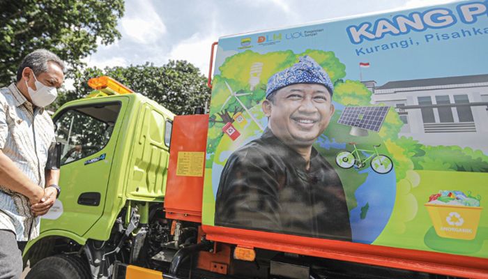 DLH Kota Bandung Tambah 12 Unit Truk Compactor Pengangkut Sampah