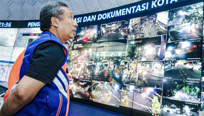 Wali Kota Bandung Pantau Terus Perayaan Hari Natal Melalui Traffic Control System 