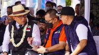 Bupati Ade Dampingi Gubernur Jawa Barat Resmikan Alun-alun Singparna