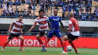 Berkat Gol Tunggal David Da Silva, Persib Permalukan Madura United di Kandangnya, Luis Milla Tebar Pujian