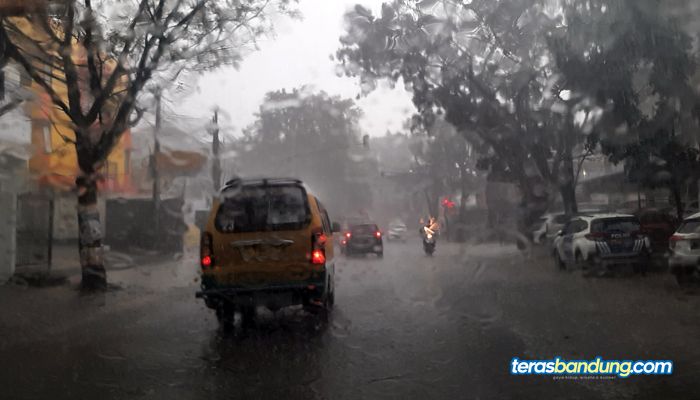 Cuaca Bandung Lebih Dingin dan Sering Hujan, Kata BMKG Ada Kaitannya dengan La Nina