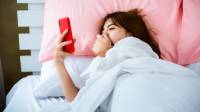 Bahaya Membuka Ponsel Saat Bangun Tidur, Berikut Cara Menghentikannya