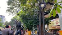 Pemkot Bandung Tertibkan Kabel Fiber Optik Tidak Berizin di Kawasan Skywalk Cihampelas