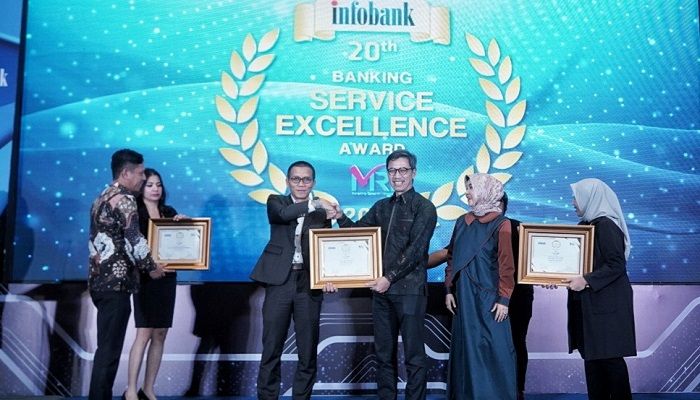 Terapkan Pelayanan Prima, bank bjb syariah Raih 3 Penghargaan Banking Service Excellent 2023