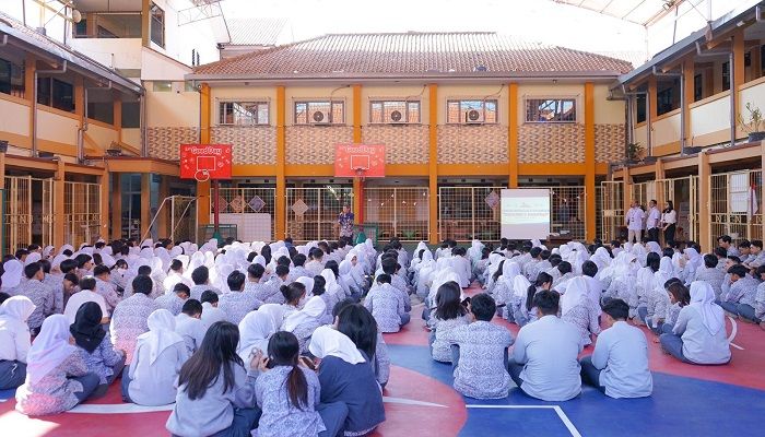 Road to Bulan Inklusi Keuangan 2023, OJK Jabar Gelar Edukasi Keuangan di SMAN 24 Bandung
