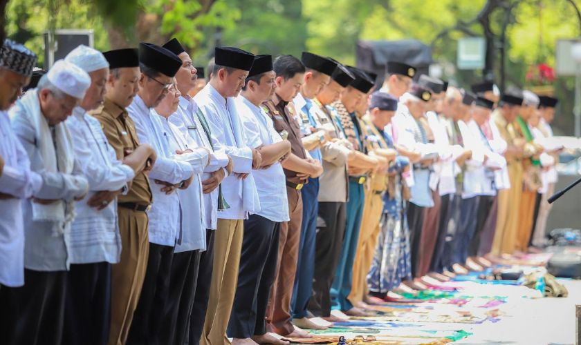 Kemarau Panjang, ASN Kota Bandung Gelar Salat Istisqa Berjemaah