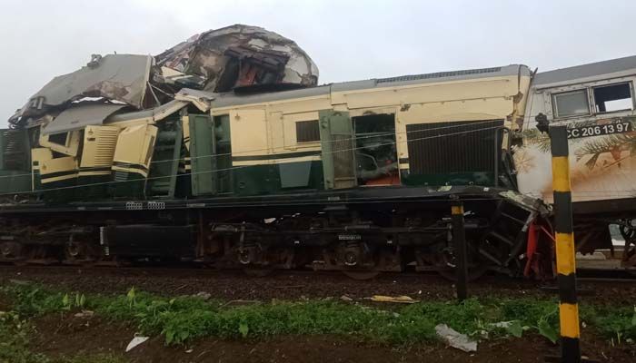  Kereta Turangga Tabrakan dengan KA Bandung Raya di Cicalengka, Penyebabnya Masih Diinvestigasi 