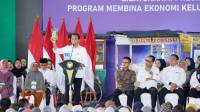 Kunjungi Nasabah PNM Mekaar di Kabupaten Bandung, Jokowi Puji Kemasan Produk UMKM Tembus Ekspor