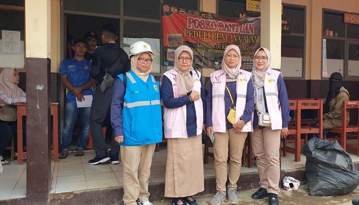 PLN Salurkan Bantuan Untuk Korban Tanah Longsor di Kampung Gintung Desa Cibenda KBB