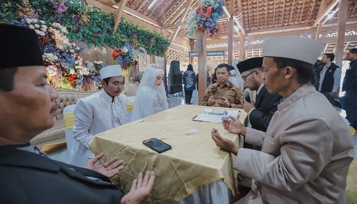 Nikah Massal Gratis Warnai Hari Jadi ke-214 Kota Bandung