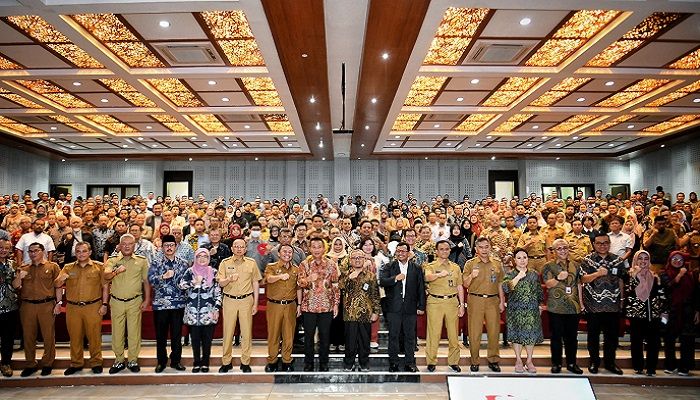 Pemprov Jabar Gandeng Perguruan Tinggi Tangani Sampah Perkotaan 