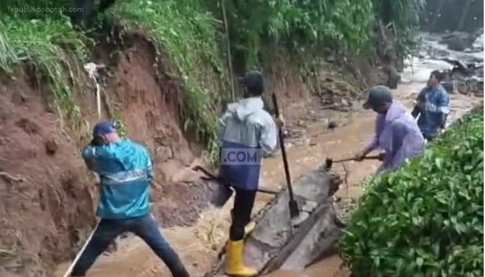 Gerak Cepat, Pemkot Bandung Langsung Atasi Kirmir Jebol di TPU Cikutra