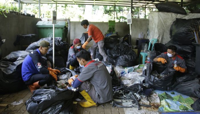 Balai Kota Bandung Berhasil Kelola 80 Kantong Sampah per Hari