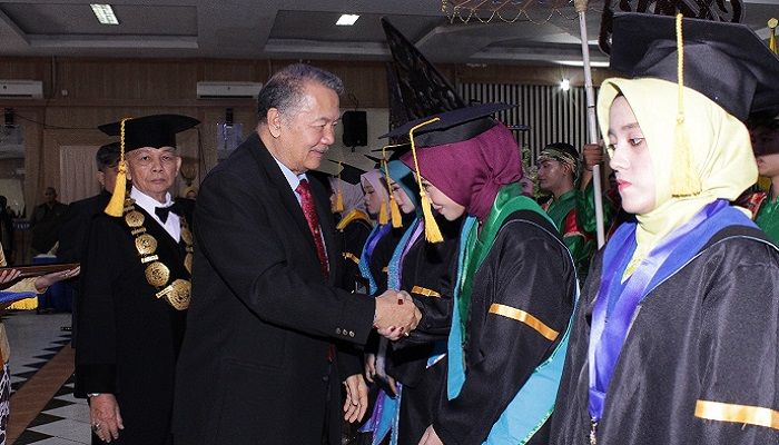 Universitas Langlangbuana Gelar Wisuda Gelombang I: Momentum Prestasi 464 Lulusan