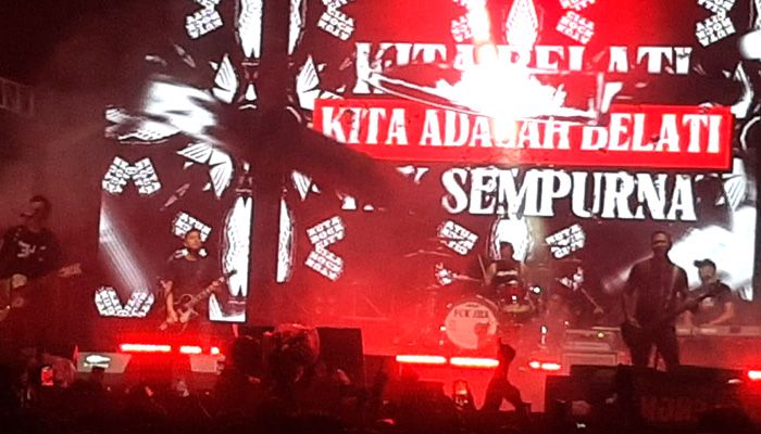 Hujan Tak Surutkan Gen Z Menikmati SUPERMUSIC United DAY 8