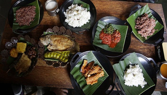 Pesona Kampung Sunda: Mangga Langsung Ka Dapur 