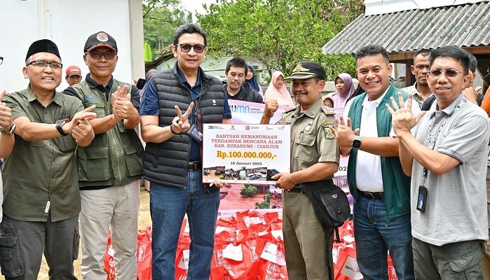 Telkom Regional 2 Serahkan Bantuan Bagi Korban Bencana Sagaranten Sukabumi