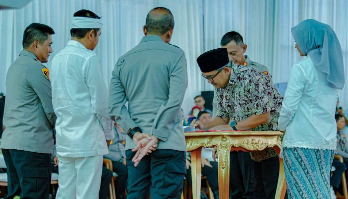 Pemkot Bandung dan Pemprov Tandatangani Perjanjian Kerja Sama Wujudkan Lingkungan Jawa Barat Aman, Nyaman, dan Tertib
