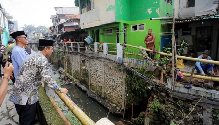 Cuaca Ekstrem, Dua Rumah di Cicendo Kota Bandung Terdampak Longsor   