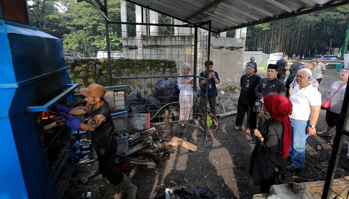 Janji Benahi Masalah Sampah, Wakil Wali Kota Bandung: Mohon Beri Waktu