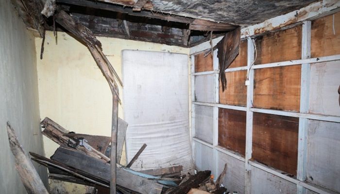 Tinjau Rumah Ambruk di Pasirluyu, Farhan: Insya Allah Semua Tertangani