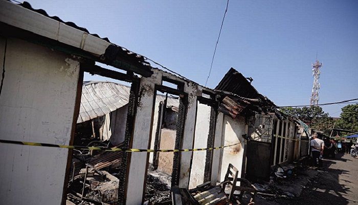 Belasan Rumah di Gudang Utara Kebakaran, Pemkot Bandung Serahkan Bantuan Darurat 