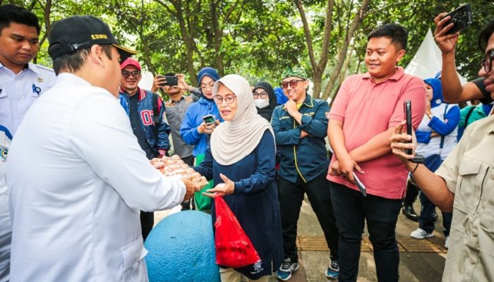 Bazar Murah di Alun-alun Regol, Warga Senang Belanja, UMKM Ikut Terbantu