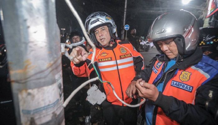 Malam Bandung Jadi Gelap, Lampu Jalan Raib Digondol Pencuri