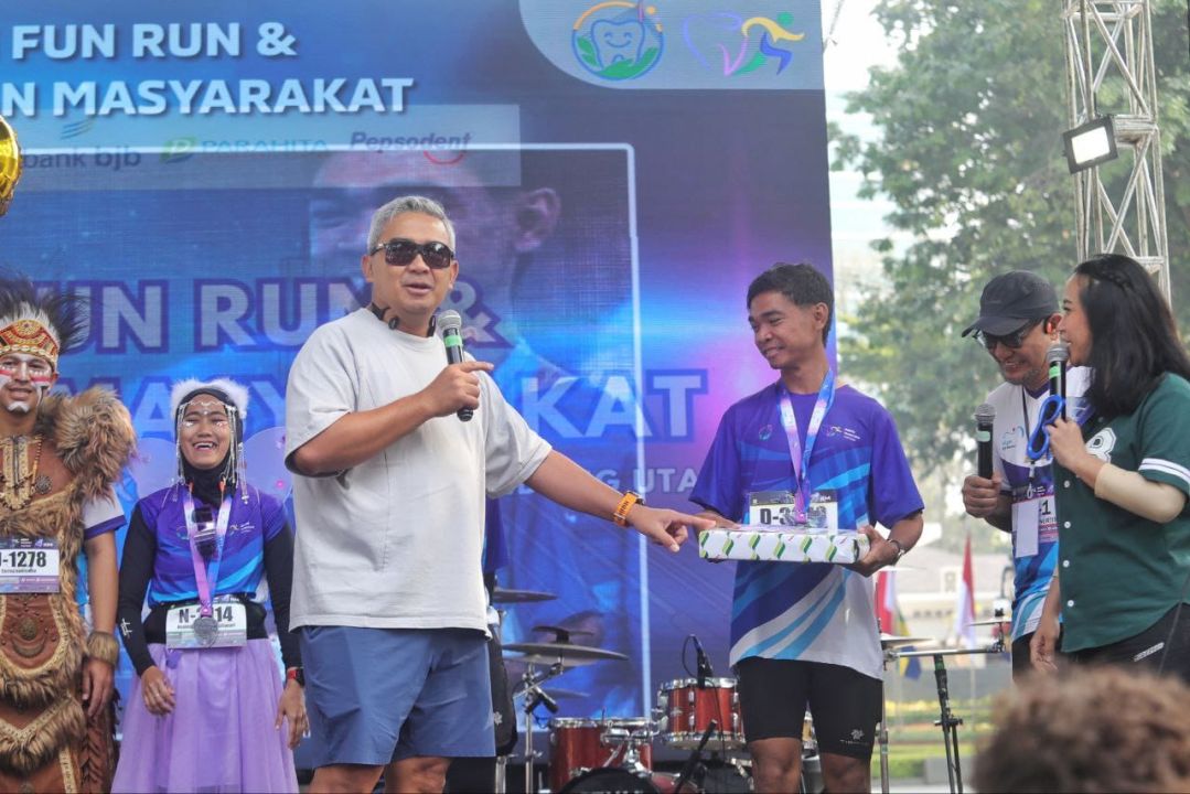 Farhan Dorong Setiap Kegiatan Pemkot Bandung Harus Disertai Bakti Sosial untuk Warga 