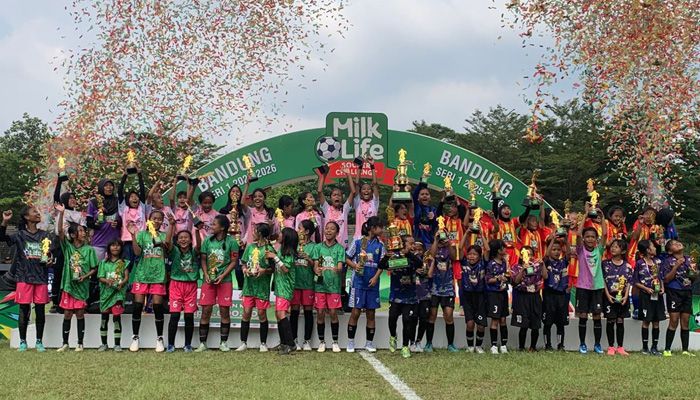 MilkLife Soccer Challange Bandung: SD Pelita dan SDN Bojongloa Juara Baru di Bandung