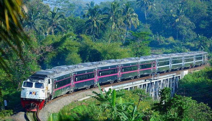 Daop 2 Bandung Siapkan 102 Ribu Tempat Duduk KA Jarak Jauh pada Masa Libur Panjang Maulid Nabi
