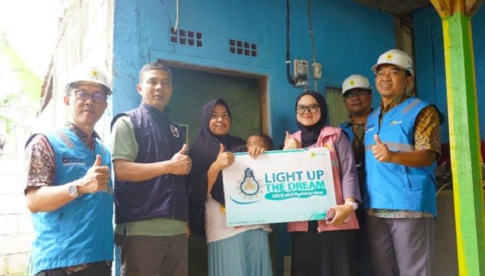 Program LUTD PLN UID Jawa Barat Terangi Lebih dari 1.500 Rumah Tangga hingga Agustus 2025