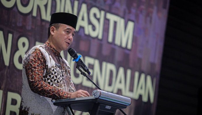 Erwin dan Perang Sunyi Melawan Miras Ilegal di Bandung