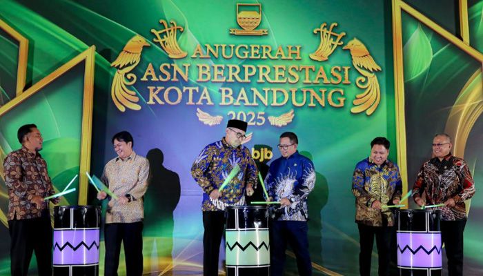 Pemkot Bandung Luncurkan Aplikasi Baru, Siapa Saja ASN yang Dapat Penghargaan?