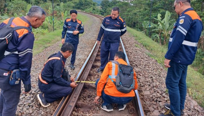 Jelang Angkutan Nataru, Daop 2 Bandung Intensifkan Pemeriksaan Prasarana Perjalanan Kereta Api
