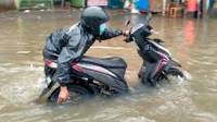 6 Cara Mengatasi Motor Mati Setelah Menerjang Banjir: Panduan Lengkap dan Aman