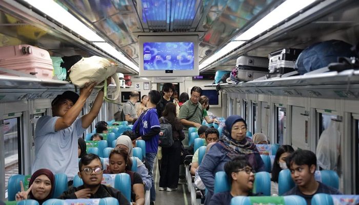PT KAI Daop 2 Bandung Sukses Layani Angkutan Nataru 2025 dengan Zero Accident
