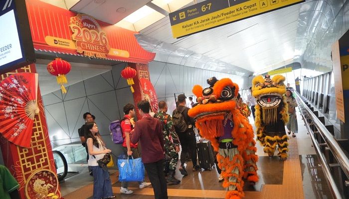 KAI Daop 2 Bandung Semarakkan Imlek 2026 dengan Dekorasi Meriah dan Atraksi Barongsai