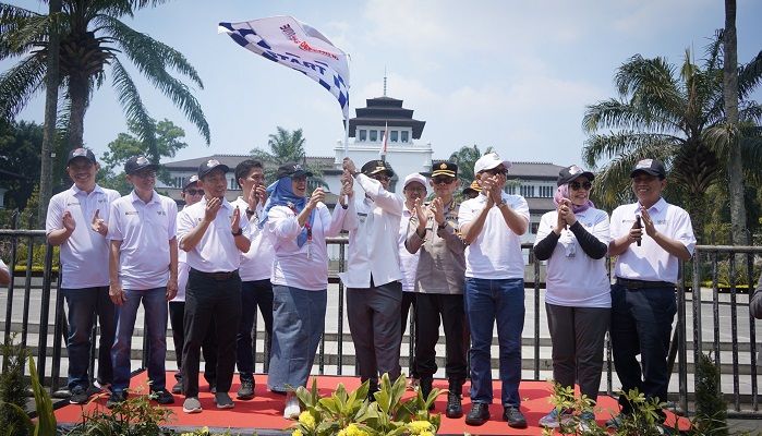 Len Berangkatkan 500 Pemudik dari Bandung, Dukung Mudik Aman dan Nyaman